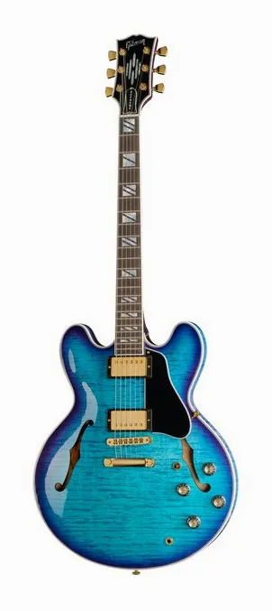 Gibson ES Supreme Blueberry Burst fotografato frontalmente