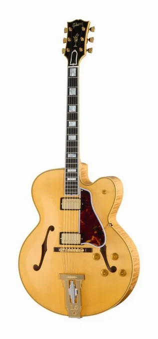 Gibson 1957 L-5 CES Reissue AN in primo piano frontale