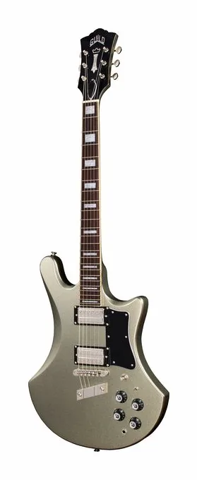 Guild S-300 Deluxe VSM inquadrato di fronte su sfondo neutro