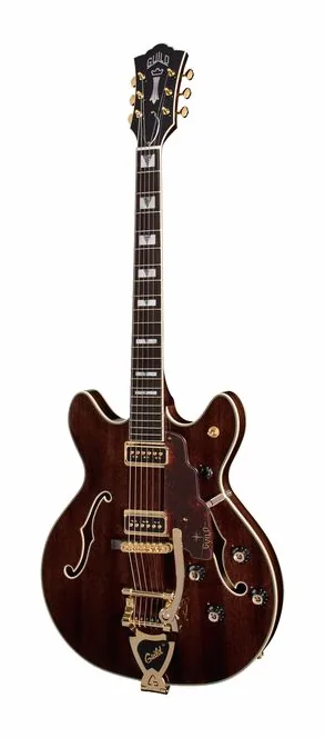 Guild Starfire Custom DC GVT NST inquadrato di fronte su sfondo neutro