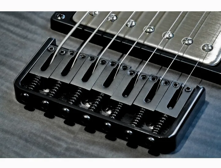 Hagstrom Krona-7 BCC, corpo e verniciatura in primo piano