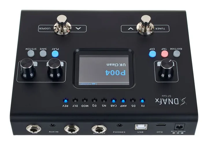 Harley Benton DNAfx GiT Core, footswitch in primo piano