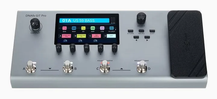 Harley Benton DNAfx GiT Pro, footswitch in primo piano