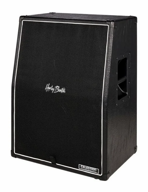 Harley Benton G212 Vertical Celestion V30 inquadrato di fronte su sfondo neutro