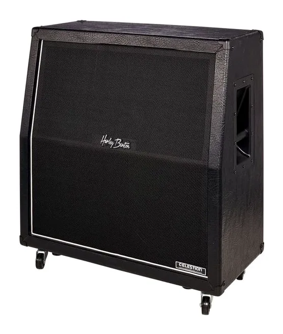 Harley Benton G412A Celestion V30 inquadrato di fronte su sfondo neutro
