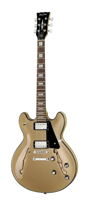 Harley Benton HB-35Plus Shoreline Gold inquadrato di fronte su sfondo neutro