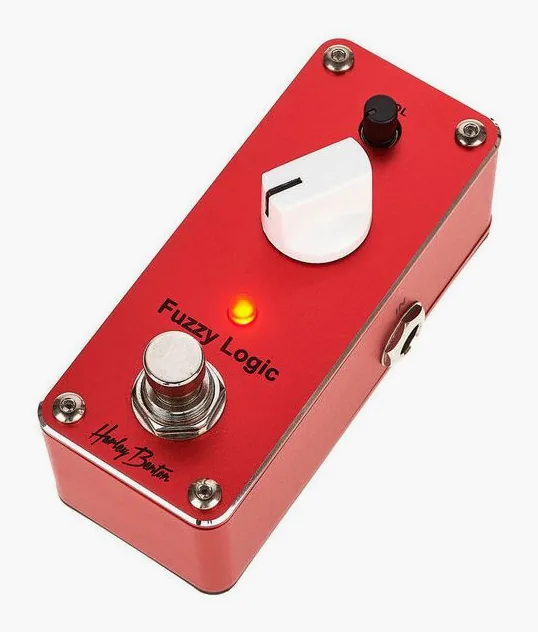 Harley Benton MiniStomp Fuzzy Logic in primo piano frontale