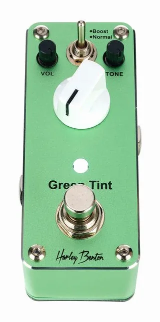 Harley Benton MiniStomp Green Tint, footswitch in primo piano