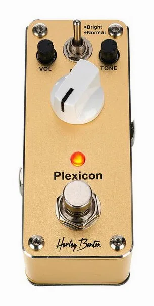 Harley Benton MiniStomp Plexicon, footswitch in primo piano