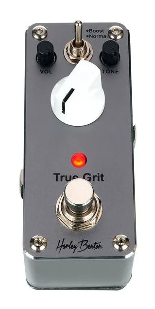 Harley Benton MiniStomp True Grit, footswitch in primo piano