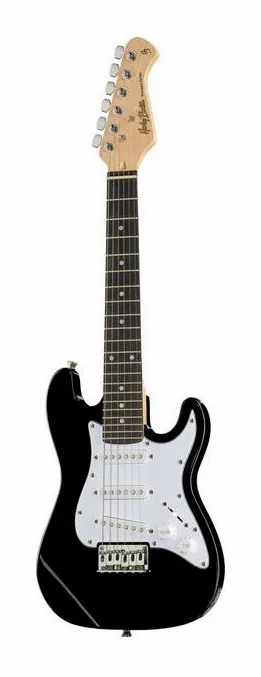 Harley Benton ST-Junior BK Standard Series fotografato frontalmente