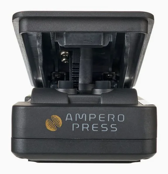 Hotone Ampero Press, led e interruttore a pedale