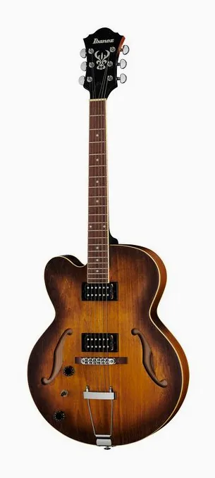 Ibanez AF55L-TF inquadrato di fronte su sfondo neutro