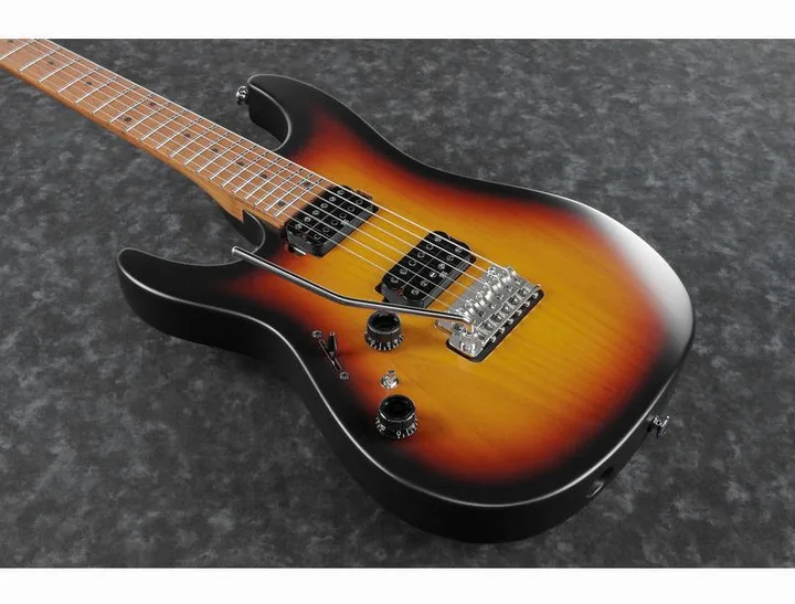 Ibanez AZ2402L-TFF Prestige, pickup e manopole dei controlli