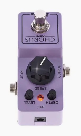Ibanez CSMini Chorus Pedal, ingressi e uscite laterali