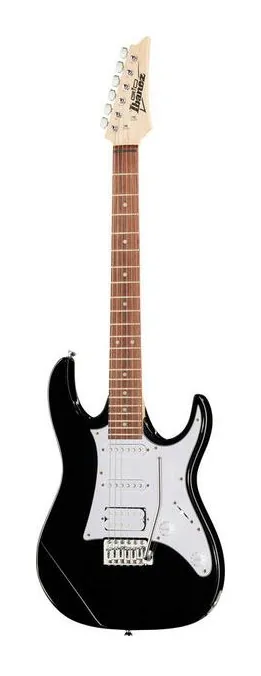 Ibanez GRX40-BKN inquadrato di fronte su sfondo neutro