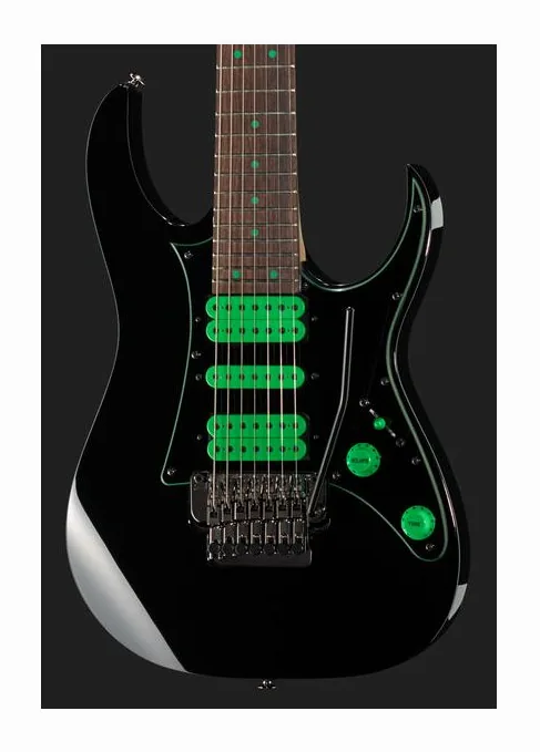 Ibanez UV70P-BK, corpo e verniciatura in primo piano