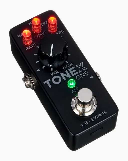 IK Multimedia ToneX One, retro con le prese di collegamento