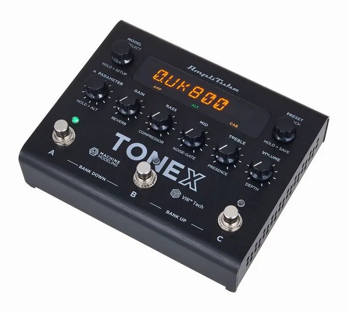 IK Multimedia ToneX Pedal visto di fronte