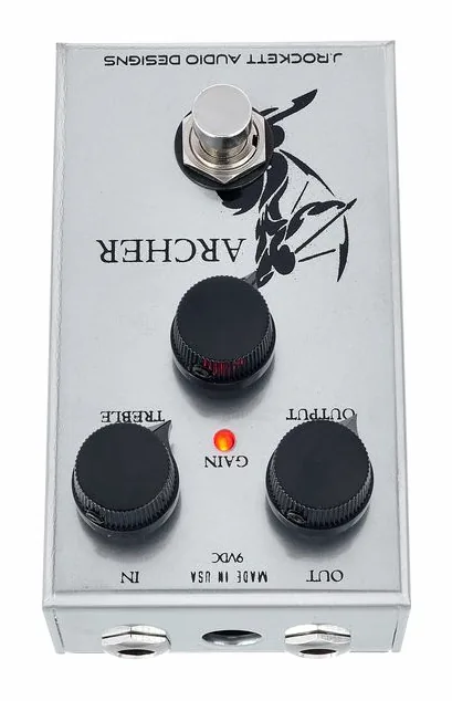 J. Rockett Audio Designs The Jeff Archer, footswitch in primo piano