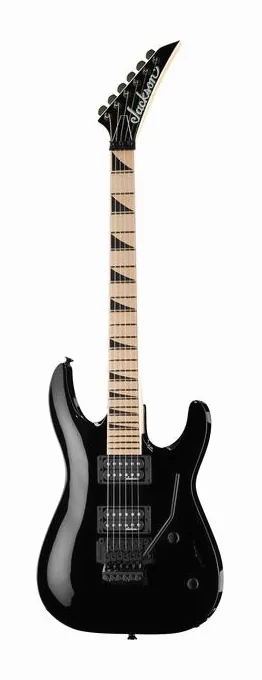 Jackson JS32 DKA-M Dinky BLK inquadrato di fronte su sfondo neutro
