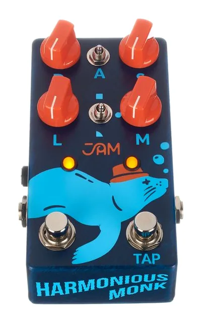 JAM pedals Harmonious Monk MKII Tremolo, footswitch in primo piano