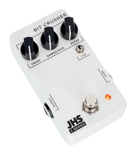 JHS Pedals 3 Series Bit Crusher, footswitch in primo piano
