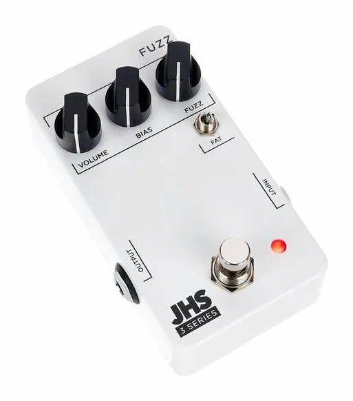 JHS Pedals 3 Series Fuzz, connettori sul retro dell'unita