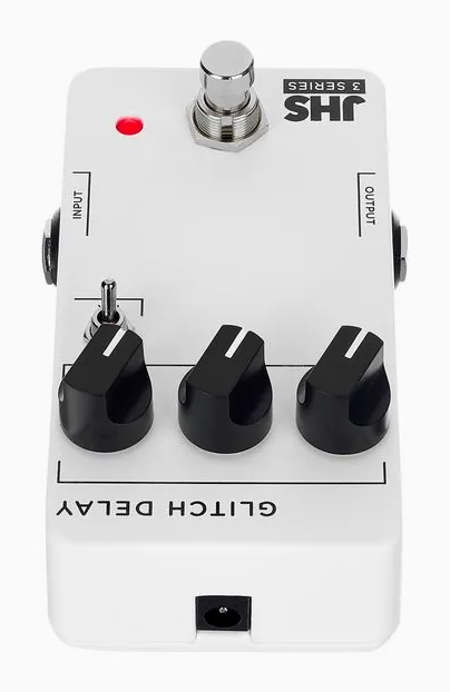 JHS Pedals 3 Series Glitch Delay, footswitch in primo piano