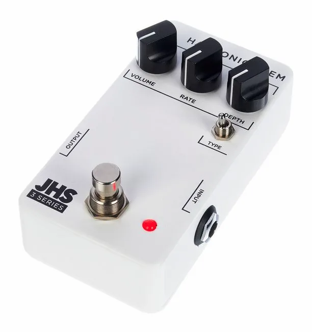 JHS Pedals 3 Series Tremolo fotografato frontalmente