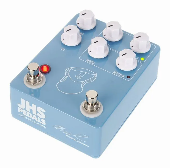 JHS Pedals Artificial Blonde Vibrato in primo piano frontale
