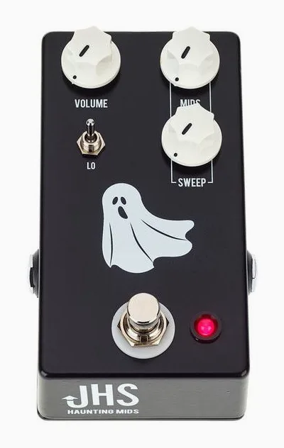 JHS Pedals Haunting Mids - Parametric EQ, footswitch in primo piano