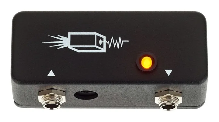 JHS Pedals Little Black Buffer, led e interruttore a pedale