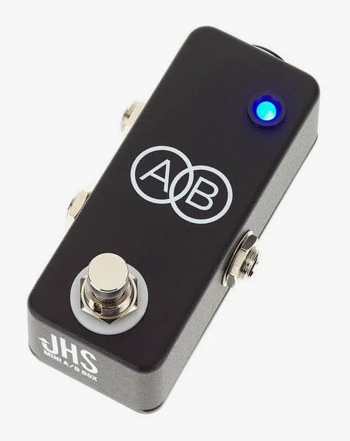 JHS Pedals Mini A/B Box in primo piano frontale
