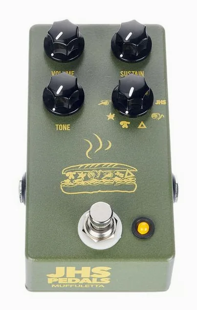JHS Pedals Muffuletta, footswitch in primo piano
