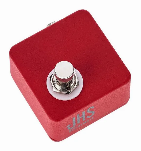 JHS Pedals Red Remote, footswitch in primo piano