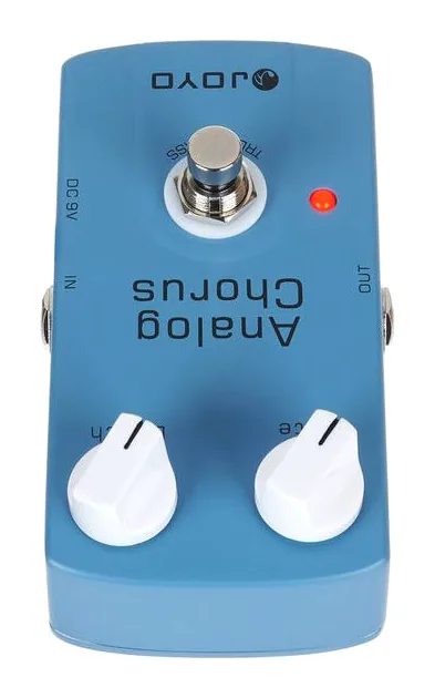 Joyo JF-37 Analog Chorus, footswitch in primo piano