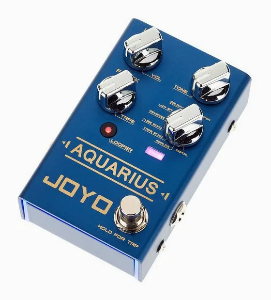Joyo R-07 Aquarius Delay+Looper inquadrato di fronte su sfondo neutro