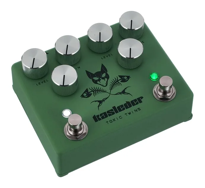 Kasleder Toxic Twins Dual Overdrive, footswitch in primo piano
