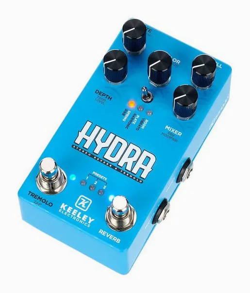 Keeley Hydra Stereo Reverb / Tremolo in primo piano frontale