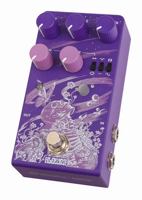Klowra Gnash Analog Distortion inquadrato di fronte su sfondo neutro