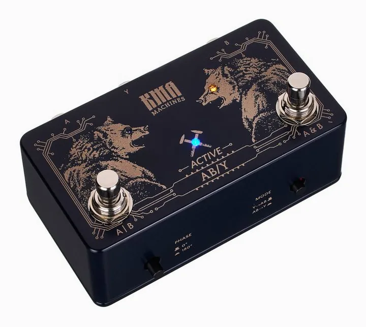 KMA Audio Machines Active AB/Y Switch, footswitch in primo piano