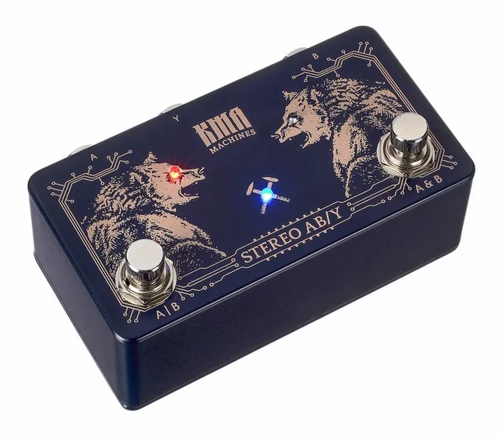 KMA Audio Machines Stereo AB/Y Switch, footswitch in primo piano