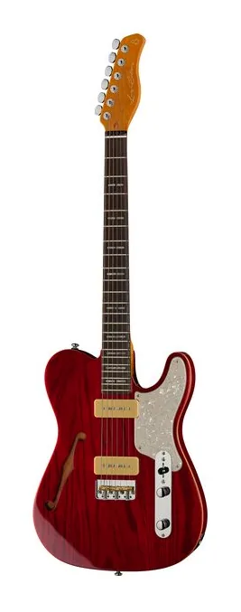 Larry Carlton T7TM See Through Red inquadrato di fronte su sfondo neutro