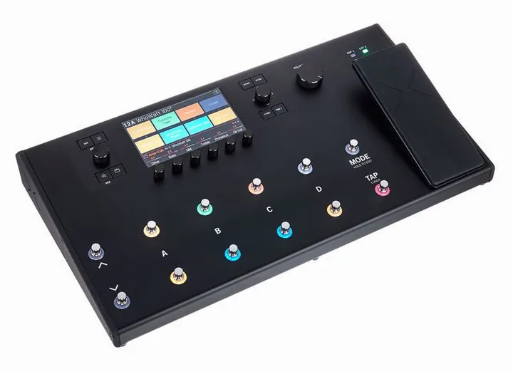 Line6 Helix LT Guitar Processor, retro con le prese di collegamento