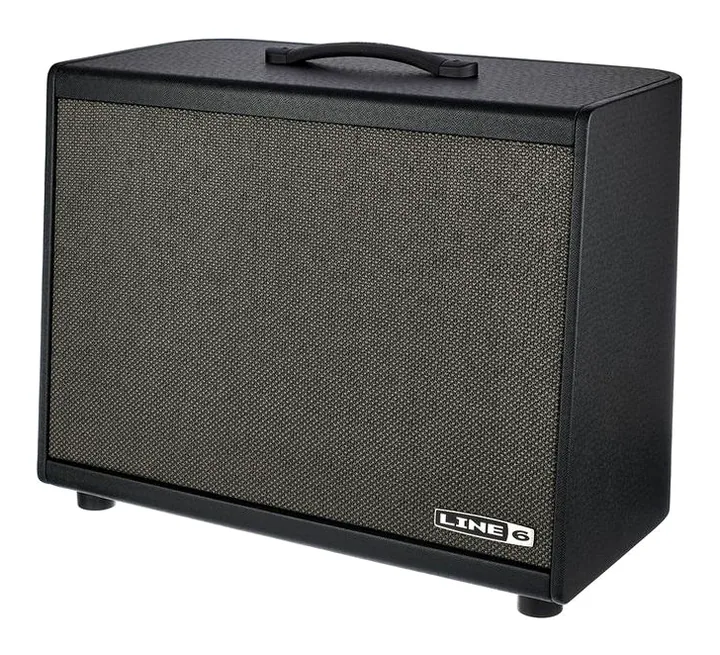 Line6 Powercab 112 inquadrato di fronte su sfondo neutro