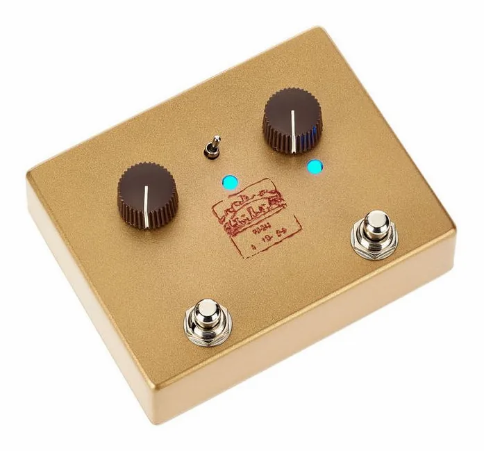 Lovepedal Les Lius, footswitch in primo piano
