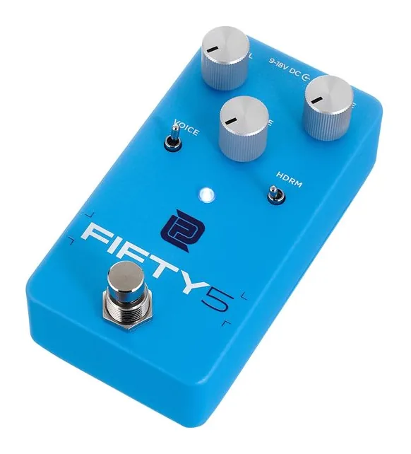 LPD Pedals Fifty5 Overdrive inquadrato di fronte su sfondo neutro