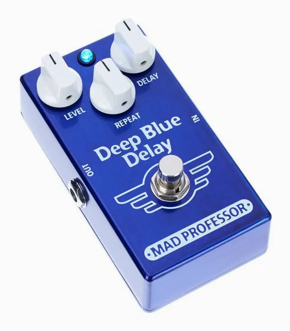 Mad Professor Deep Blue Delay Factory, led e interruttore a pedale