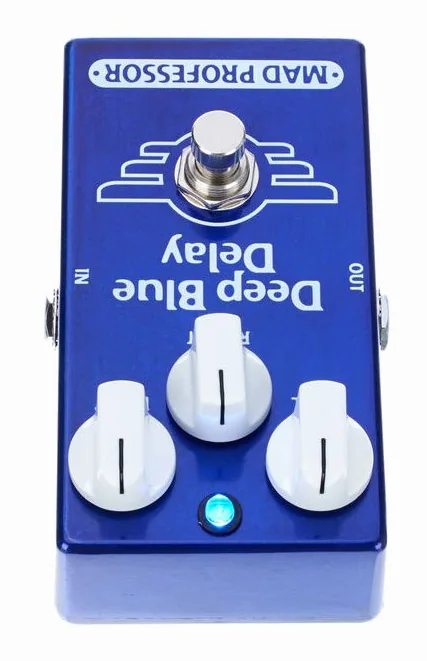 Mad Professor Deep Blue Delay Factory, manopole viste dall'alto